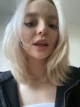 aka_Blonde webcam