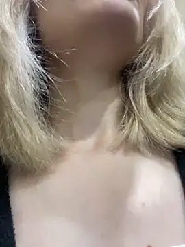 aka_Blonde webcam