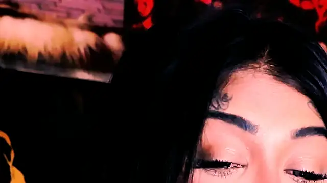 indian_dreamgirl webcam