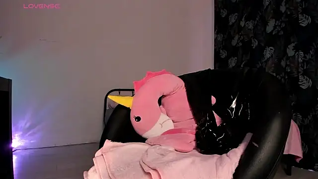 AnnexedPistol webcam