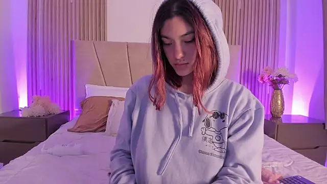 Victoria_Beaumont webcam