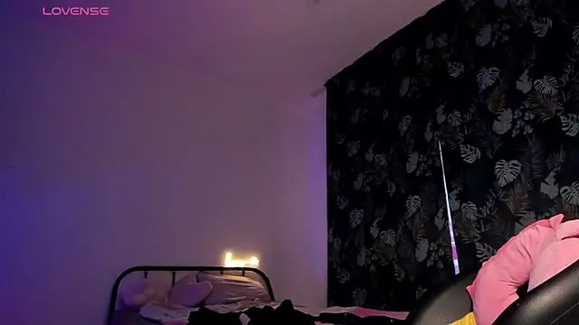 AnnexedPistol webcam