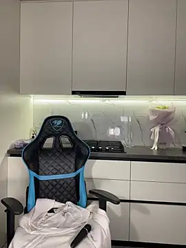 curlylara (G young) - Fingering pyssy