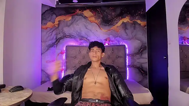 MaxiimoRomano_ webcam