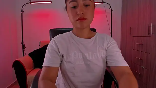 cloy_baby__ live sex cam