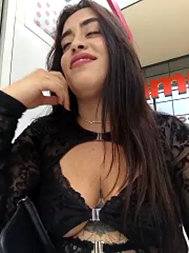 MissNyraSecret webcam