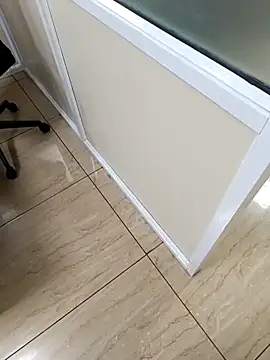 kakabiraji (Ask my age) - Show Dick Under the table in office