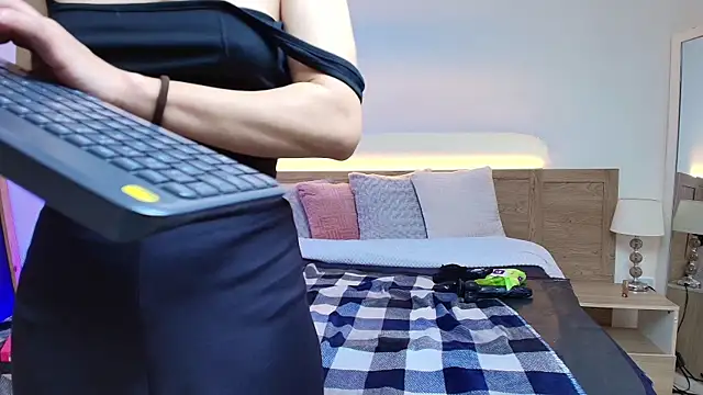 lia_nova (F young) - ✨Hard nipples + 1 min control