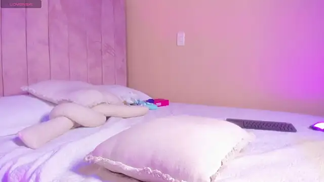 Ashley_Beaomunt webcam