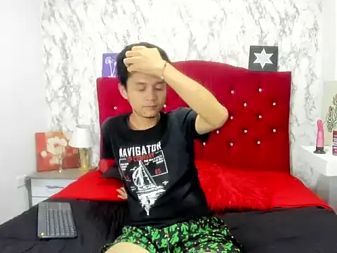 Alejandra_and_James_ webcam