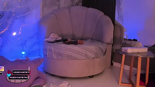 katemoss70 (F young) - I WANNA EAT YOU💜