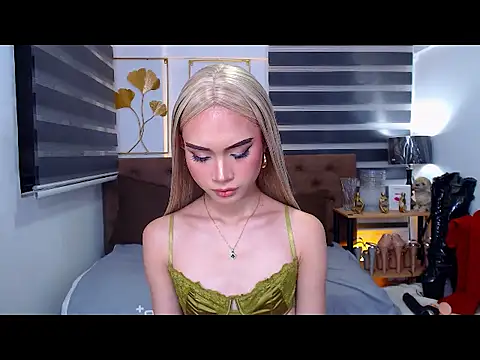 JuicyCockThea webcam