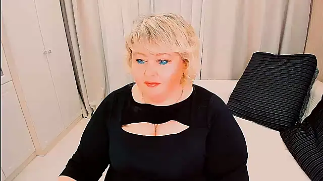 BIGTITSBBW webcam