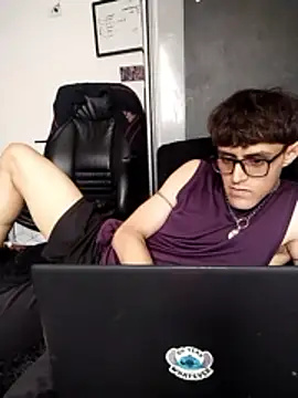 AoA-BoyStudent webcam