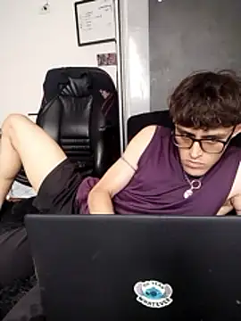 AoA-BoyStudent webcam