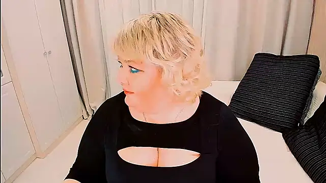 BIGTITSBBW webcam