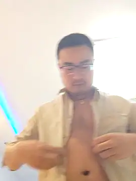 guozuo Live Webcam on Stripchat