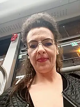 rebeccanoble (F milf) - Underl leather skirt view🥵🥵