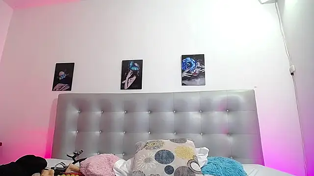 horny-juliette webcam