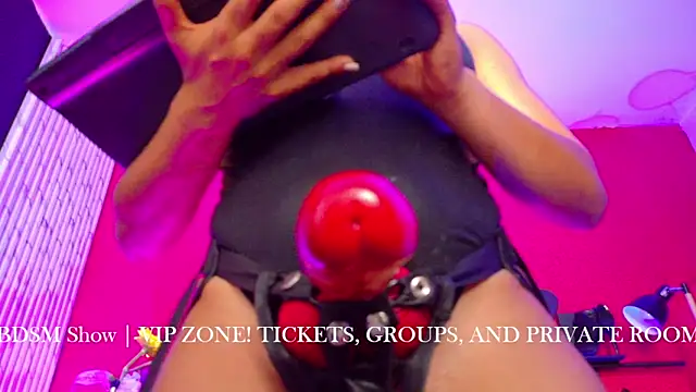 MistressSlut1 webcam