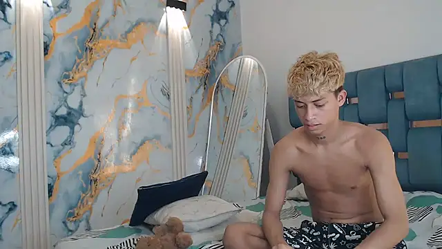GOLD_BOYS webcam