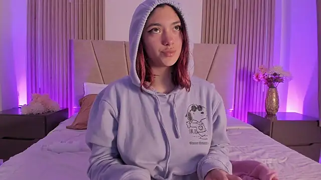 Victoria_Beaumont webcam