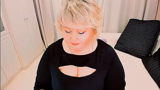 BIGTITSBBW webcam