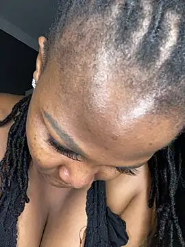 sexycandyxxx (Ask my age) - Squirt with gud vibes💦💦🥳