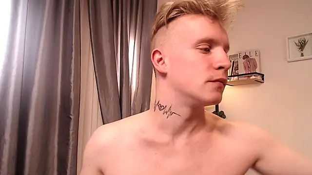 AlexxSweet webcam