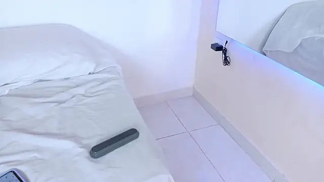 Darlyn_tenderhot__ webcam