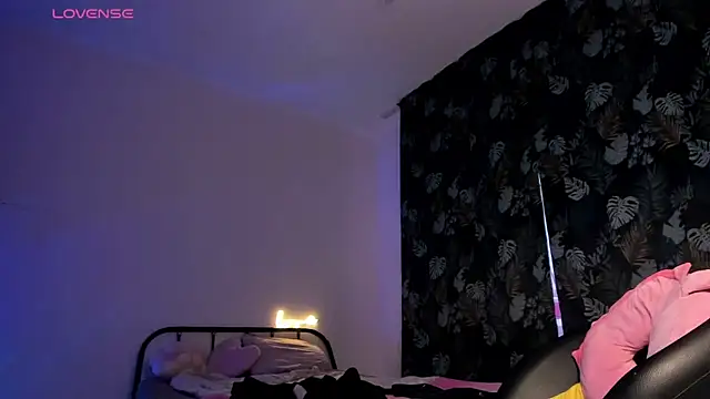 AnnexedPistol webcam