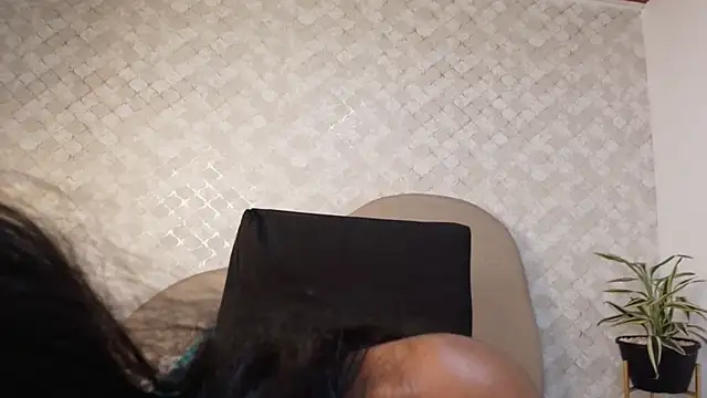 SCARLHETTBROWN webcam