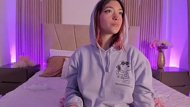 Victoria_Beaumont webcam