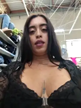 MissNyraSecret webcam