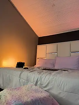 BellaFernandez__ webcam