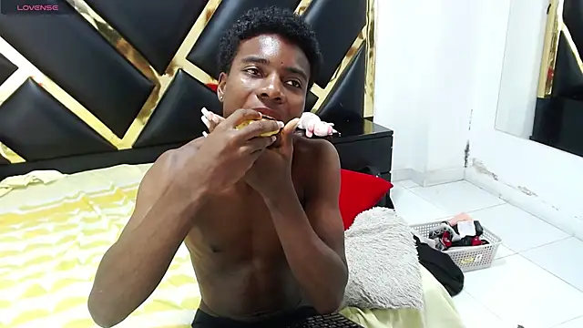 NoahJhonson69 webcam