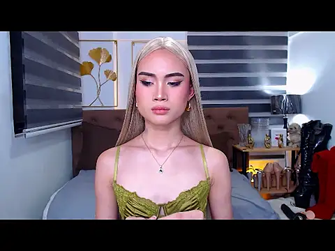 JuicyCockThea webcam