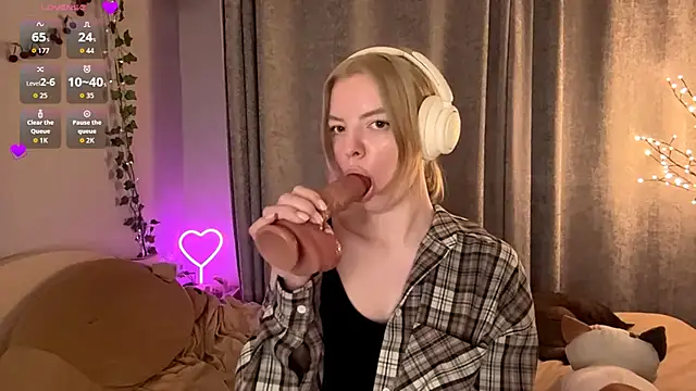 Marry_Sornatiko webcam