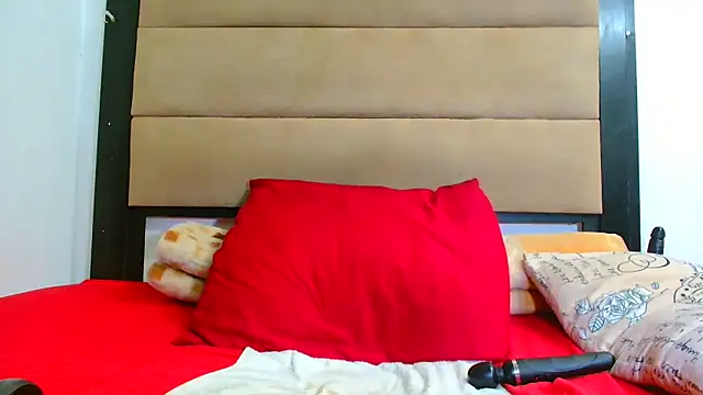 SpicyKittyxxx webcam