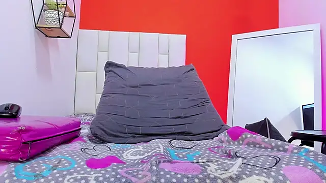 Curly_temptation webcam