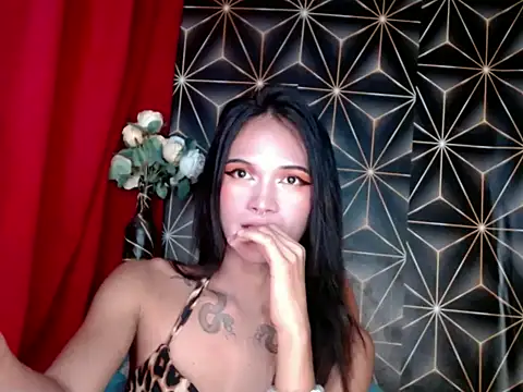 the_girl_of_jamesbond webcam