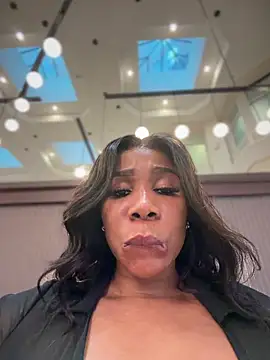 belle___ (Ask my age) - Vibe me till I moan and squirt in public