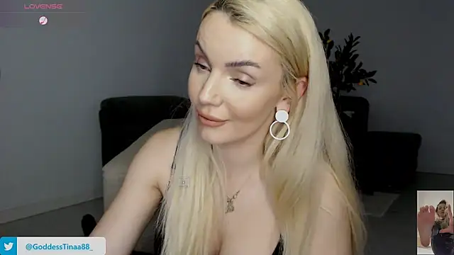 Goddess_Tina webcam