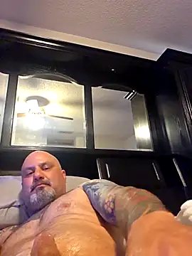 kwillie (Ask my age) - #american #balds #cam2cam #cheapest-privates #daddies #ejaculation #masturbation #medium #mobile #small-audience #straight #striptease #white