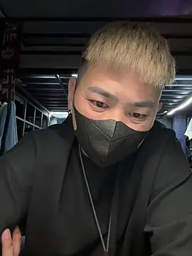 han_wolf_830 (Ask my age) - 脫上衣褲子