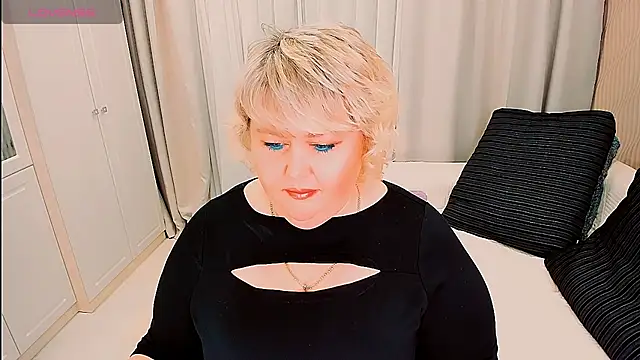 BIGTITSBBW webcam