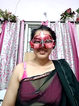 Webcam Model (thanusi_2)  is live.Free join now!