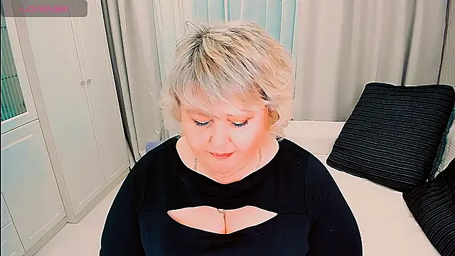BIGTITSBBW webcam