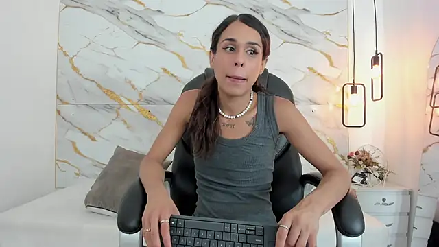 pretty_ariiel webcam