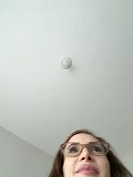 Irresistible24's room